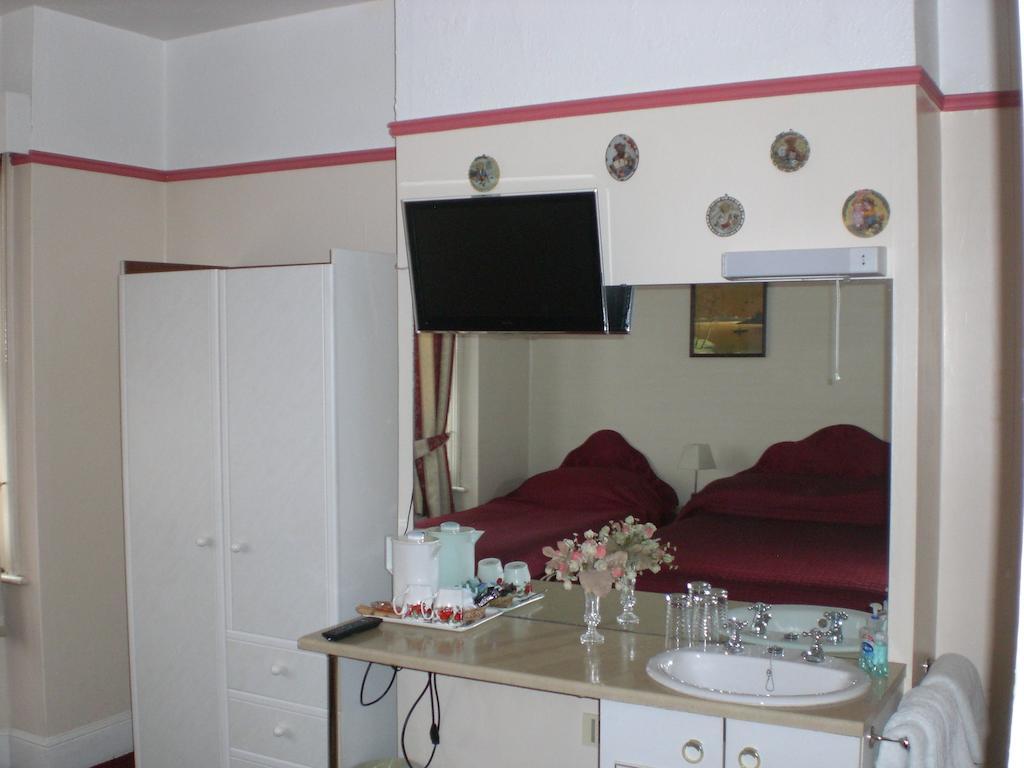 Melville Lodge Gatwick Horley Bilik gambar