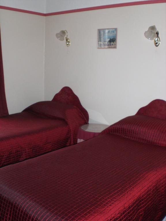 Melville Lodge Gatwick Horley Bilik gambar