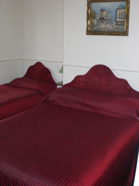 Melville Lodge Gatwick Horley Bilik gambar