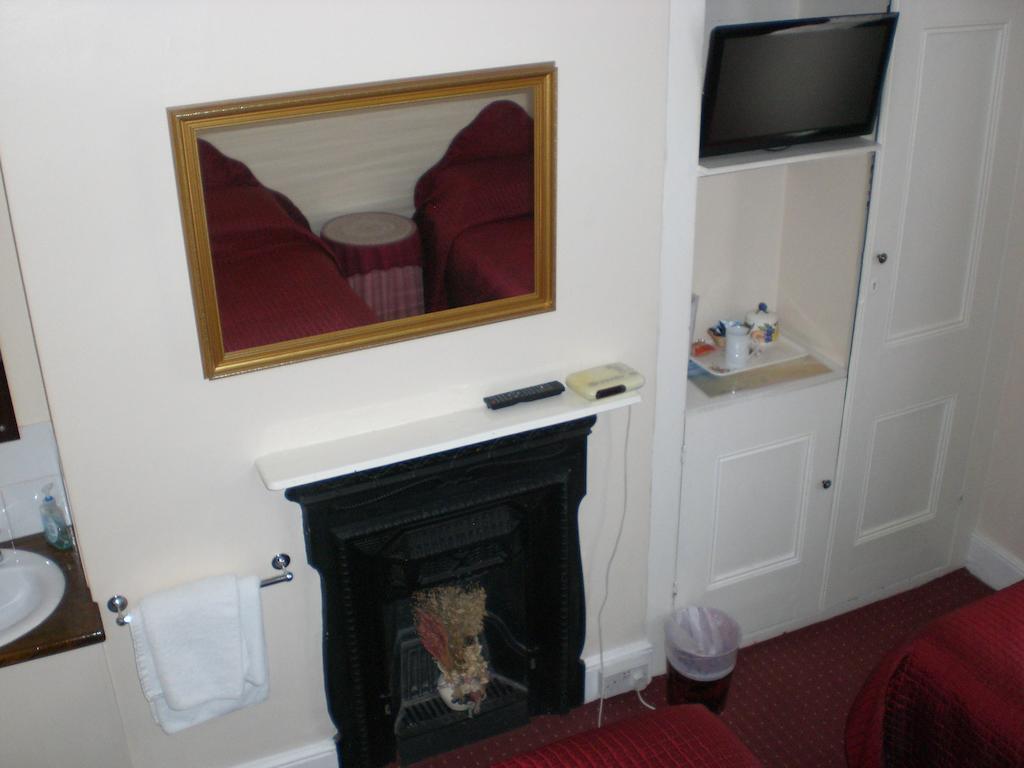 Melville Lodge Gatwick Horley Bilik gambar
